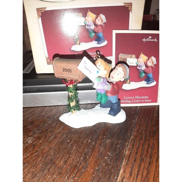 New 2005 Hallmark Keepsake Little Helpers Mailing A Letter Santa Ornament - Picture 2 of 9